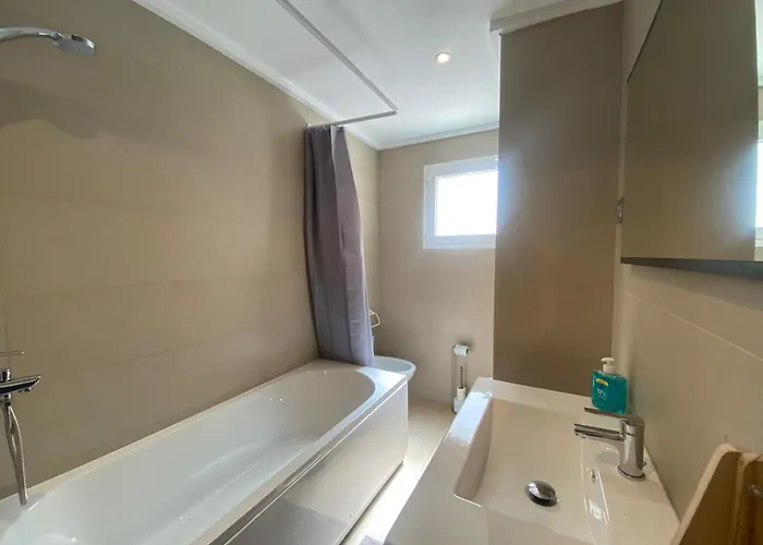 Penthouse With Spacious Surrounding Terrace Apartamento