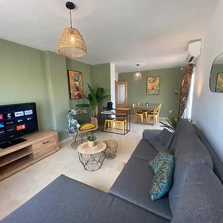 Penthouse With Spacious Surrounding Terrace 아파트 칼페
