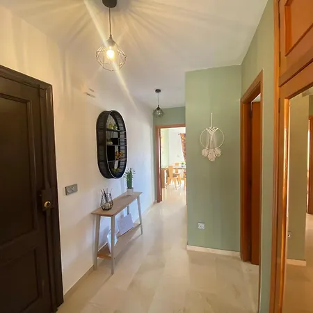 Penthouse With Spacious Surrounding Terrace 아파트